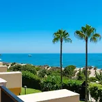 Sea Front ماربيا