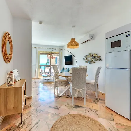 Sea Front アパート *